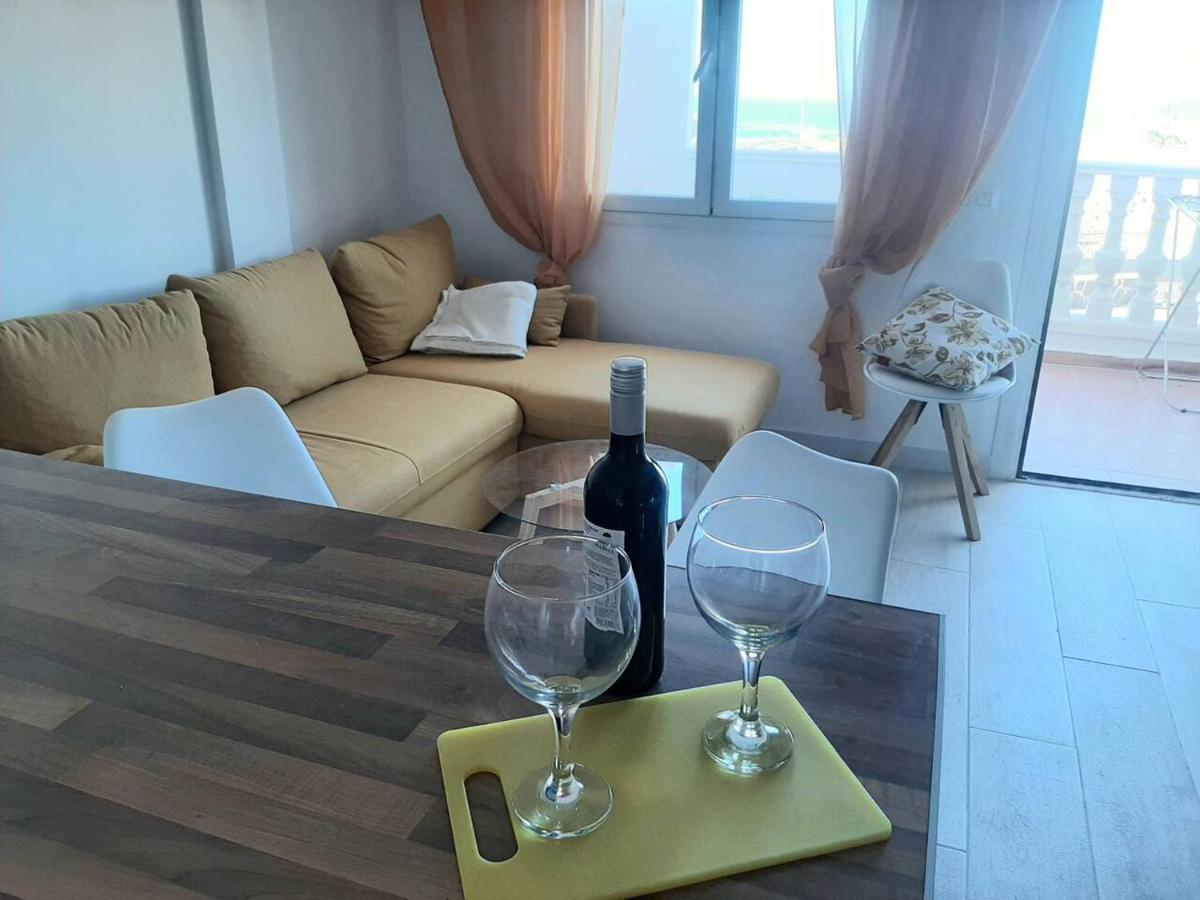 1 Bedroom Giuly Sea Views In Cristianos Los Cristianos (Tenerife)